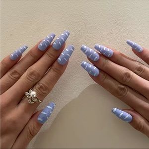 Dreamy Dame - Nail Junkie - full artificial nail set